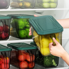 Átlátszó, egymásra rakható hűtőszekrény-tárolók fogantyúval