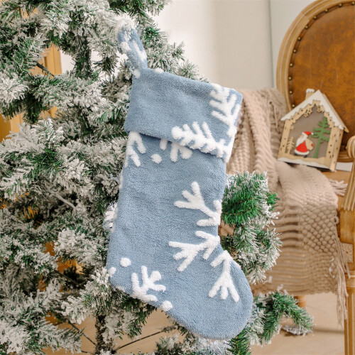 Set aus blauer Samt-Weihnachtsbaumdecke und Strümpfen