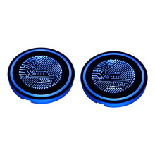 Set mit 2 strahlenden Wasserbecherpads für Autos mit-C
