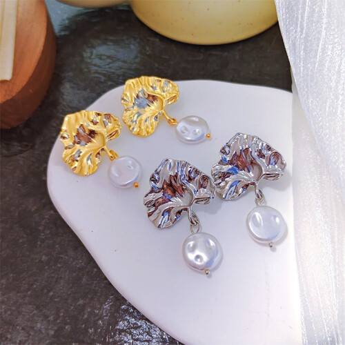 Silver Fan Leaf Pearl Stud Earrings for Women 1