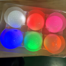 Mehrfarbige LED-Leuchtgolfbälle mit 24 Stunden Leuchtdauer für nächtliches Training und Spielspaß