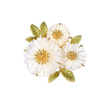 Trendy Floral Lapel Pin 3D Daisy Flower Design Alloy Brooch For