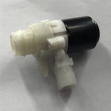 T4695001 Windshield Wiper Washer Fluid Pump for T680 T880 320 335 337 340 357 362 365 367