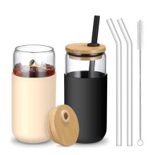2 Farben 20 OZ Glasbecher mit Bambusdeckel und Strohhalm - Bierdosen-Trinkgläser mit Silikon-Schutzhüllen-Set
