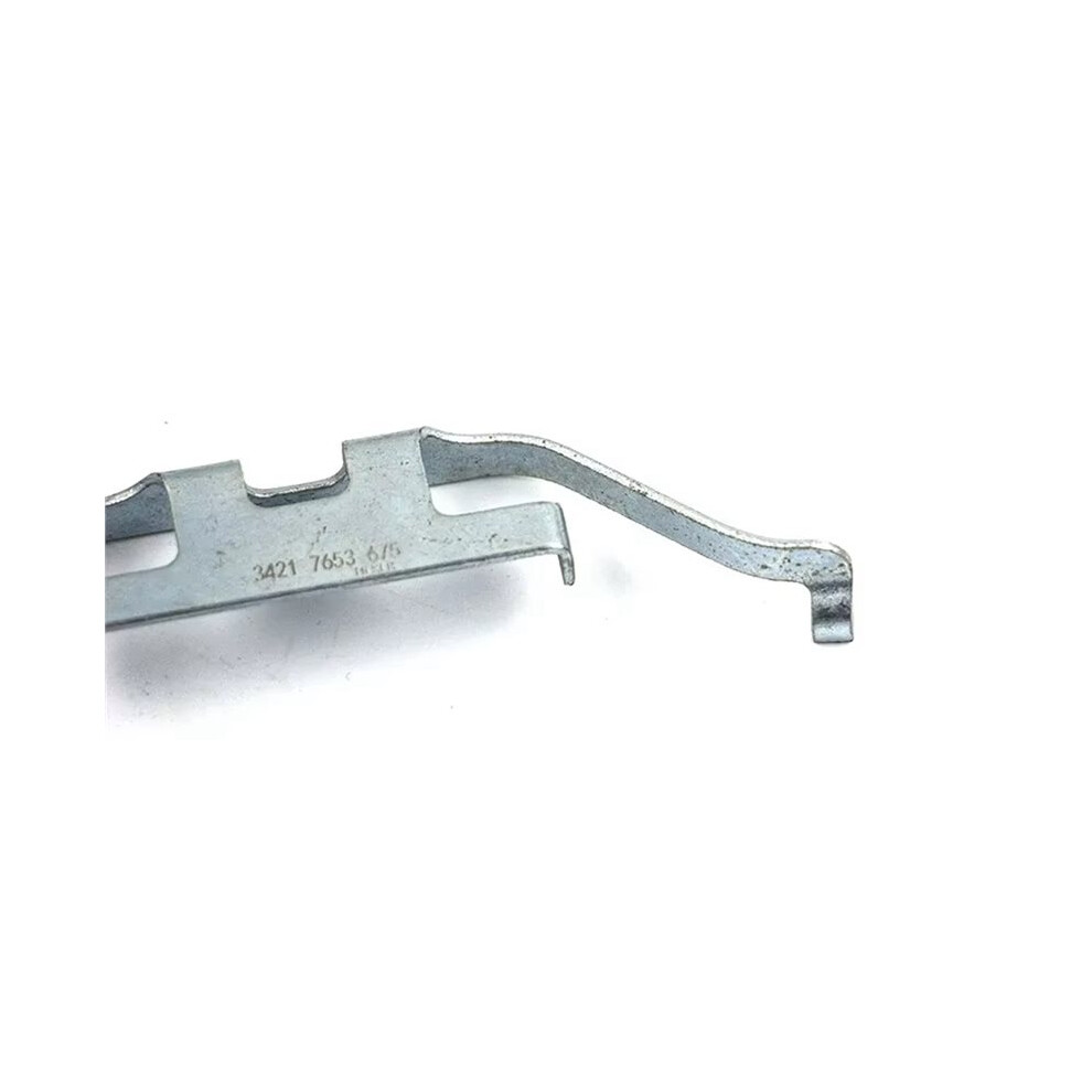34216753675 Rear Anti Spring Brake Pads Clip For E46 E60 E83 330Ci 330I 740I 745I 740Li 6033127201634