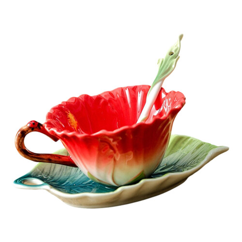 Ensemble de tasses à café et de plats de haute-fleur d'hibiscus