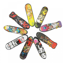 Set di 9 mini skateboard da dito per bambini, giocattoli per dita, regalo per ragazzi e ragazze, tavole da skate tascabi