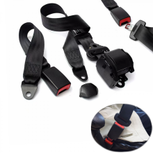 Universellt bilbälte med automatisk teleskopfunktion och trepunktsfäste för säker komfort