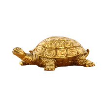 Elegant bronzen schelpbeeld met gedetailleerd schelppatroon,