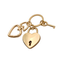 Delicate hartvormige-Gouden sleutelhanger met liefdesgesp