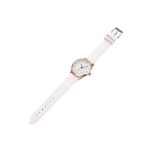 1Montre Femme Quartz Cuir PU Élégante Résistante Port