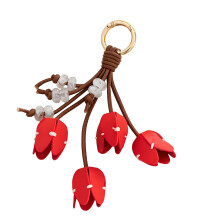 Mooie lederen sleutelhanger met bloembedel in tulpenvorm en-Rood