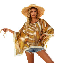 Seidenähnlicher Strand-Coverup, simulierter