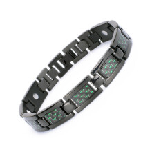 Heren schakelarmband van titaniumstaal en koolstofvezel, volledig zwart met groene vezel, stijlvol en duurzaam polssiera