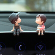 Décoration de voiture mignonne de dessin animé, figurines de couples, figurines de ballons, ornement intérieur de voiture, image