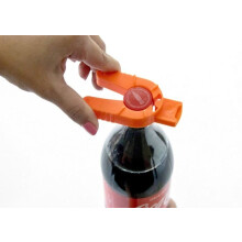 Multifunctionele flesopener - Set van 2 ergonomische hulpmiddelen voor senioren en mensen met zwakke handen, in oranje plastic.