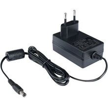 Poppstar Universal-Netzteil (AC/DC) 12V 2A (2000mA, 5,5-2,5mm), Netzadapter für externe Festplattengehäuse