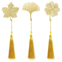 Boekenlegger met metalen bladmotief en hangers, gepersonaliseerde holle boekenlegger als cadeau, voor boekenleggerliefhebbers.
