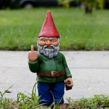 Gartenzwerg mit ausgestrecktem Mittelfinger – Gartenzwerg-Statue „Geh weg!“ – Grün – Mehrfarbig – Kunstharz