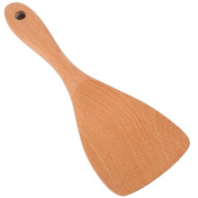Set aus antihaftbeschichteten Pfannen und Reislöffeln aus Holz zum Kochen
