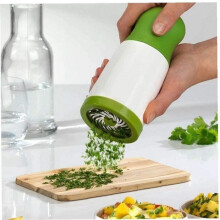 Presse-fruits, presse-légumes, presse-ail, moulin à légumes, moulin à épices, râpe à persil, hachoir, accessoires de cuisine 592