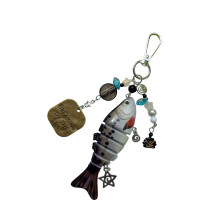Porte-clés poisson fonctionnel et amusant avec perles-motif C