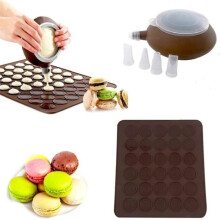 Macaron Baking Mat, Macaron Meringue Baking Sheet, Silicone Mold for 30 Macaron Shells with 1 Piping Bag