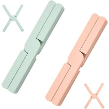 Set of 2 foldable trivets, heat-resistant silicone coasters, creative kitchen insulating mat