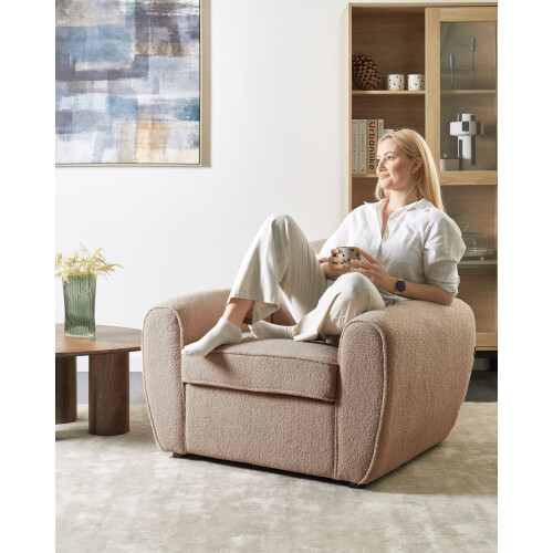 Beliani Armchair ELLEDE Boucle Light Brown 1