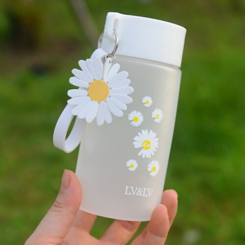 Daisy Portable White Frosted Plastic 480ml Water Cup 1