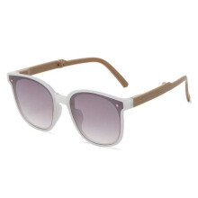 Óculos de Sol Infantis Dobráveis com Proteção UV400, Armação Quadrada, Branco e Marrom, Leves e Ideais para Viagem.