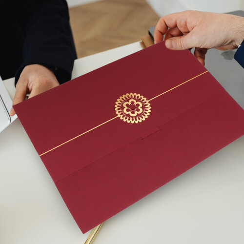 2Pcs Dark Red Paper Document Covers Certificate Envelope for Awards 2