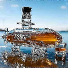 (Submarine A) Geschikt voor een whiskykaraf van 350 ml. Fles in de vorm van een Amerikaanse zeearend, teckel of uil, of een adelaar.
