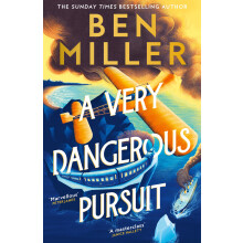 A Very Dangerous Pursuit: The new hilarious and gripping novel from the bestselling author, actor and comedian: Book 1 (The Richar