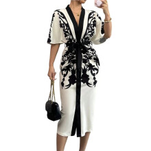 Sommerkleid für Damen mit Blumenmuster, Tiefem V-Ausschnitt, Midi-Länge, Lässig, Gerafft, mit Schlitz, Figurbetont, für Partys Schwarzweiß XL