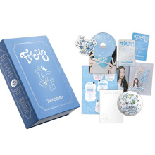 Hearts2Hearts - 1st Mini Album [FOCUS] (Rule Book Ver.) Package + Mini CD-R + Photo Book + Folded Lyrics Poster + Postcard Set + Pin Badge + Illustra