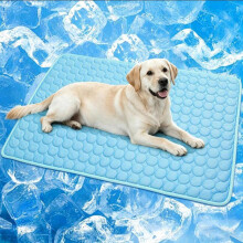 Kühlmatte für Hunde und Katzen, selbstkühlende Haustiermatte, waschbare Eisseidenmatte für Sommer und Schlafkomfort, atmungsaktiv und weich