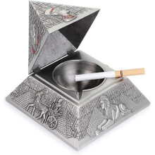 Retro piramidevormige metalen asbak met winddicht deksel voor binnen- en buitengebruik, zilverkleurig decoratief bureauaccessoire