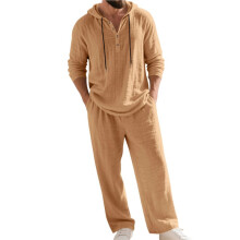 Completo da Uomo In Misto Lino Composto da Due Pezzi: Maglia Henley con Cappuccio e Pantaloni A Gamba Larga con Coulisse Giallo Terra XXL