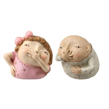 2PCS Girl Holding Nose Bathroom Statue, Funny Girl Bathroom Decor Bathroom Shelf Sitters