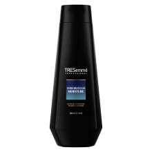 TRESemme Hydra Molecular Moisture Shampoo delivers a salon-sculpted look for dry