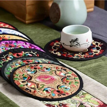 1pc Retro Style Fabric Embroidery Coasters Hot Milk or Coffee Storage Items Personalized Home Dining Table Decoration Tools
