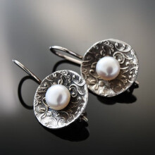 (Earring A) White Pearl Earrings Elegant Design Round Alloy Inlaid Rhinestone Earrings