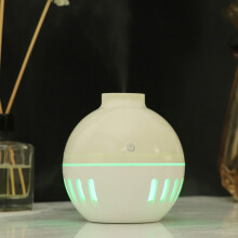 Luftbefeuchter mit Holzmaserung, USB-Anschluss, kompatibler Fernbedienung, siebenfarbiger, durchbrochener Aromatherapie-Lampe und Alkoholzerstäuber (