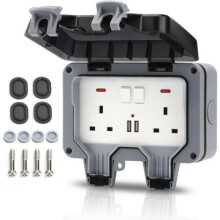 Prise extérieure étanche IP66, double prise murale avec interrupteur, port de chargement USB et outil d'installation inclus.