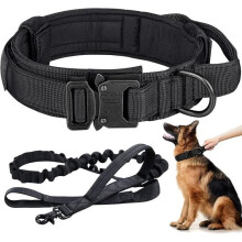 Collar táctico ajustable para perros con asa y hebilla metálica, color negro, para perros medianos y grandes.