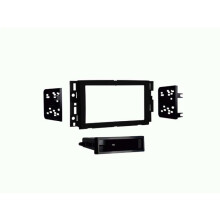 Fachada de autoradio 2-DIN con compartimento compatible con varios vehículos GM/Suzuki