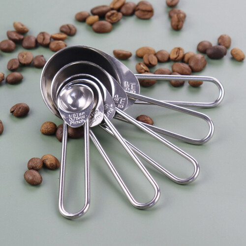 Conjunto de 5 pacotes de copo medidor e colher para assar 15/5/2,5/1,25/0,75 ml 2