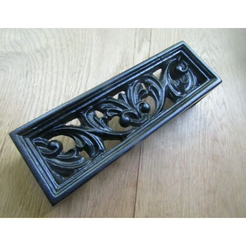 Acanthus Pattern Air Brick Black Antique 2
