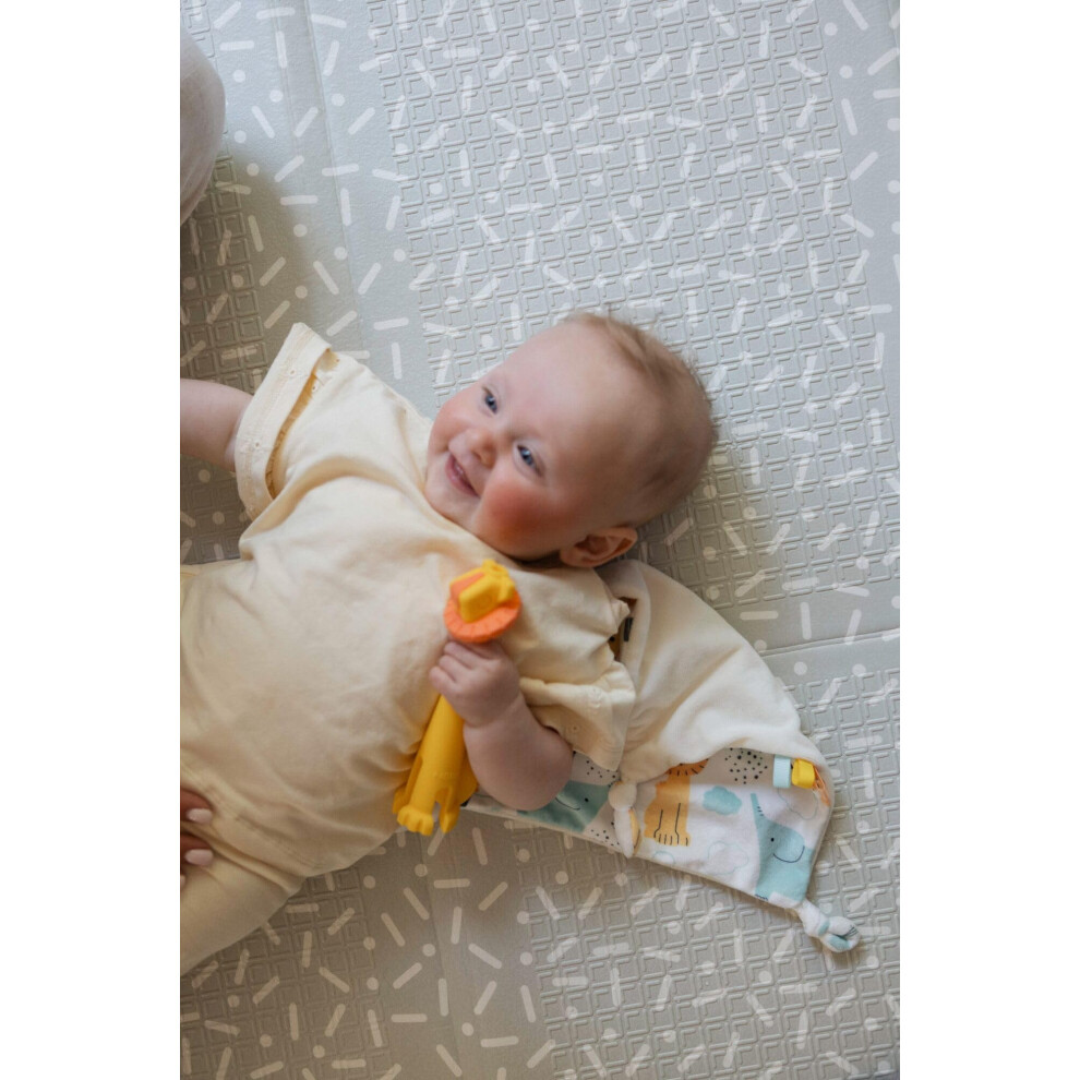 Nuby Chompy Chube Teether Soft On Sore Gums Easy To Hold Dishwasher